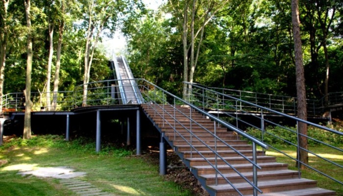 月湖雕塑公园冬岸景色——小佘山步道