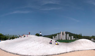 上海月湖雕塑公园 上海月湖雕塑公园-跳跳云